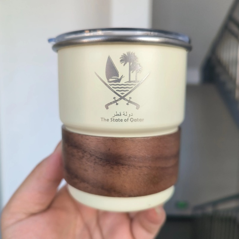 1個 カタール州ロゴ入りステンレス鋼製蓋付きカップ 300m - Coffee Tea Name のレビューと価格