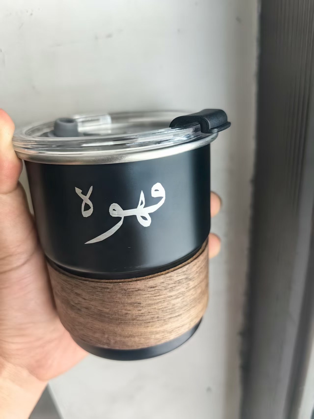 新しいコーヒーマグカップにロゴ入り。ロゴや名前をカスタムでき - Coffee Tea Name のレビューと価格
